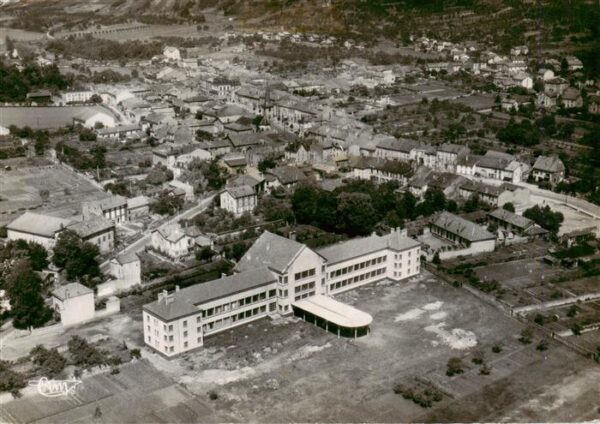 Pagny-sur-Moselle 57 Le Groupe scolaire Vue aerienne