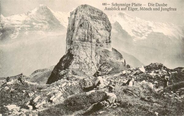 Schynige-Platte Schynigeplatte 2100m BE Die Daube Ausblick auf Eiger Mönch und