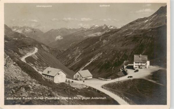 Furkapasshoehe Hotel Furka Blick gegen Andermatt