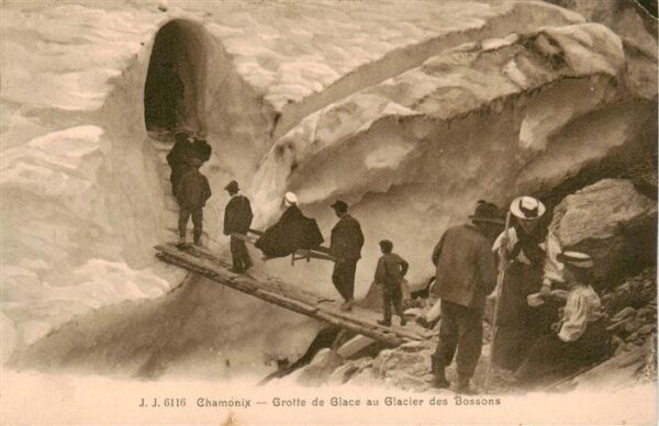 Chamonix 74 Haute-Savoie Grotte de Glace au Glacier des Bossons
