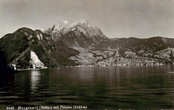 Hergiswil Vierwaldstaettersee Blick gegen Pilatus