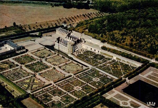 Villandry 37 Indre-et-Loire Le chateau et les jardins Vue aerienne