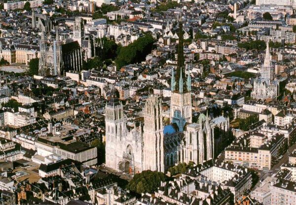 Rouen 76 Cathédrale Notre Dame vue aérienne