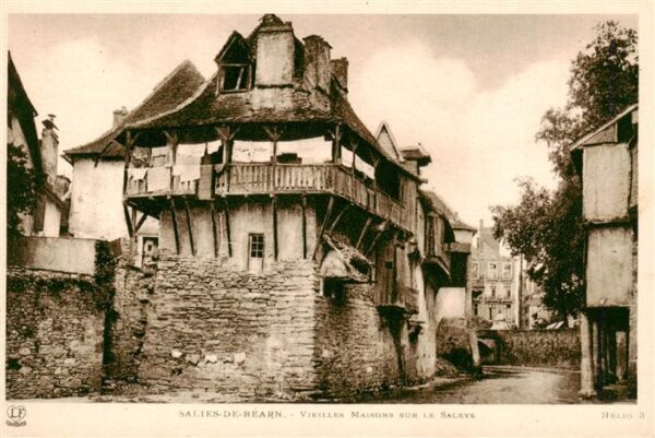 Salies-de-Bearn 64 Pyrenees-Atlantiques Vieilles maisons sur le Saleys