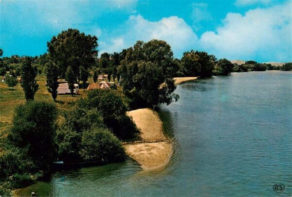 Pouilly-sur-Loire 58 Nievre La Loire et le Camping