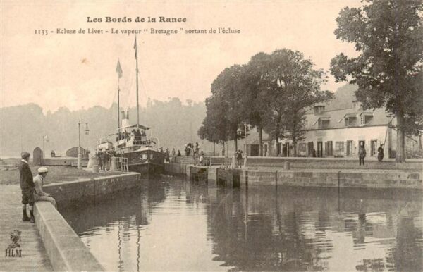 Livet La-Vicomte-sur-Rance 22 Cotes-d Ar Le vapeur Bretagne sortant de l'ecluse