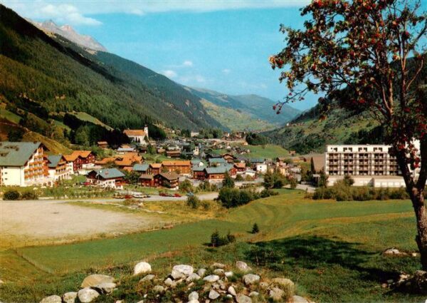Disentis GR mit Vorderrhein Tal