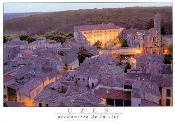 Uzes 30 Cité médiévale au coeur de l'Uzège