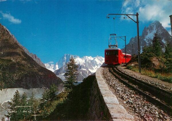 Chamonix 74 Haute-Savoie Le train de montenvers et les Grandes J