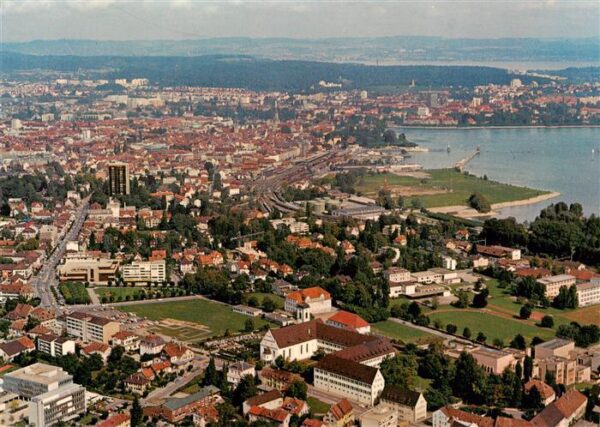 Kreuzlingen TG und Konstanz im Vordergrund Klosterkirc