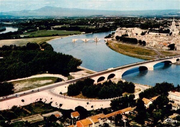 Avignon 84 Vaucluse Pont Saint Benezet Pont de pierre sur l