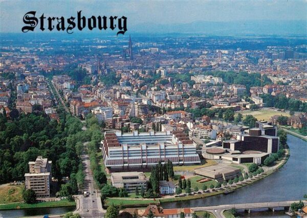 Strasbourg  Strassburg 67 Bas-Rhin Palais de l'Europe et la Cathédrale vue