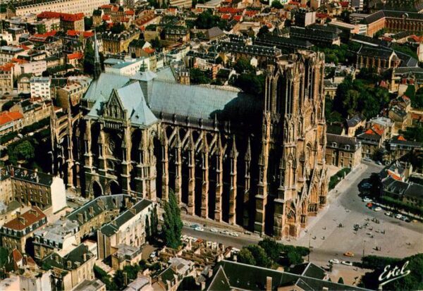 Reims 51 Cathédrale Notre Dame vue aérienne