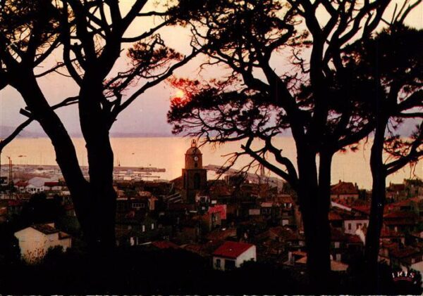 Saint Tropez Var Coucher de soleil sur la baie