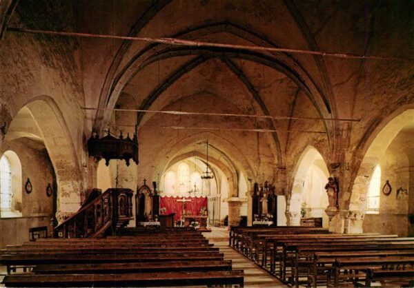 Saint-Cyr-sur-Morin Interieur de l'Eglise