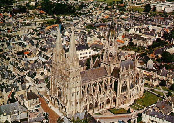Bayeux 14 Calvados Vue generale aerienne Cathedrale