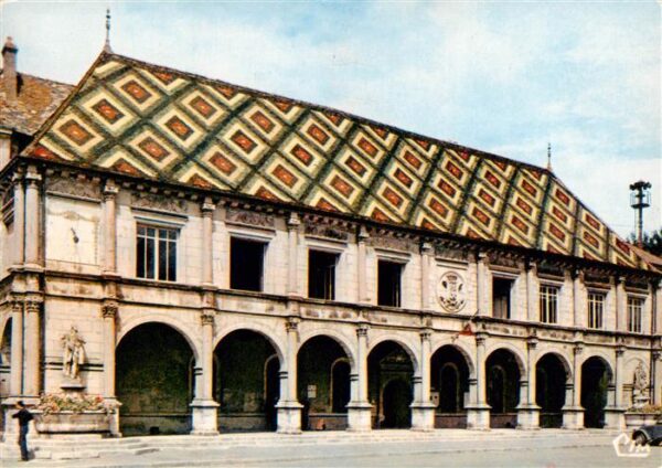 Gray 70 Haute Saone Hotel de Ville toit de tuiles vernissee