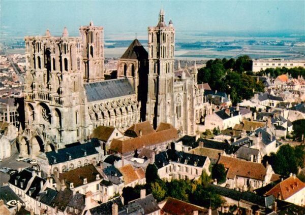 Laon 02 Aisne Cathédrale vue aérienne