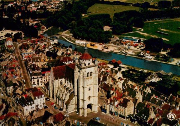 Dole 39 Jura La Basilique vue aérienne