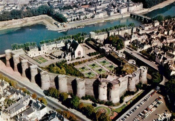 Angers 49 Château vue aérienne Schloss
