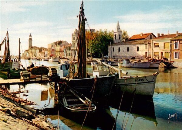 Le Grau-du-Roi 30 Gard Le Canal et l'entrée du port bateaux de