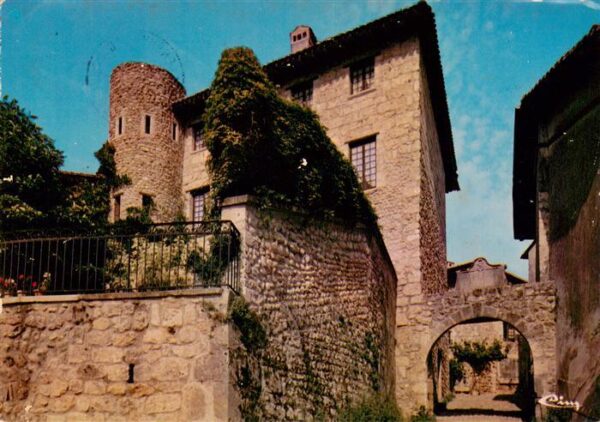 Perouges 01 Ain La Port d'En-Bas Tour sur les remparts