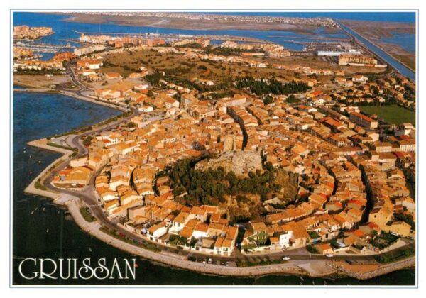 Gruissan 11 Aude Le village le port et les chalets vue a