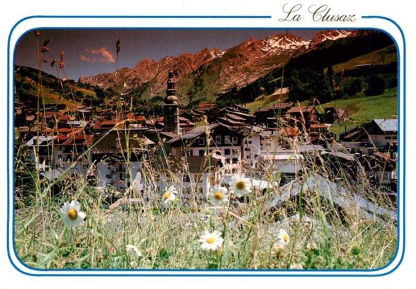 La Clusaz 74 Echappée sur le village et la Chaîne de