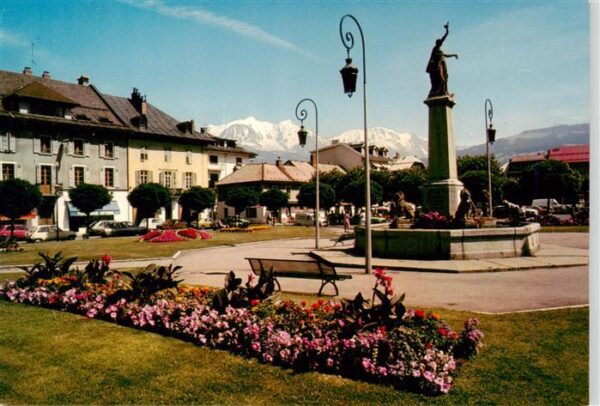Sallanches 74 Haute-Savoie La place Charles Albert et le Mont Blan