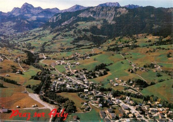 Praz-sur-Arly Vue aerienne Via la station et le Mnt C