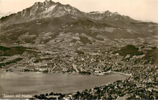 Luzern  LU Panorama Vierwaldstättersee Blick gegen