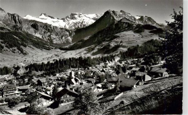 Adelboden BE mit Boden und Wildstrubel