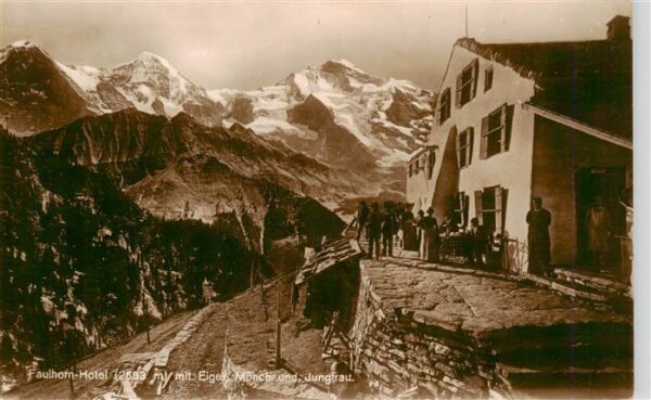 Faulhorn 2683m BE Faulhorn Hotel mit Eiger Mönch und Jung