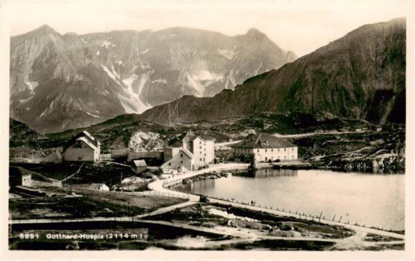 Gotthard Hospiz Gotthardhospiz TI Berghotels Bergsee Alpen