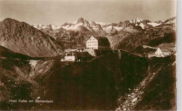 Furkapasshoehe Berghotel Furka mit Berner Alpen
