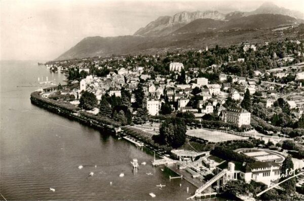 Evian-les-Bains 74 La Plage Lac Léman La Ville Les Mémises