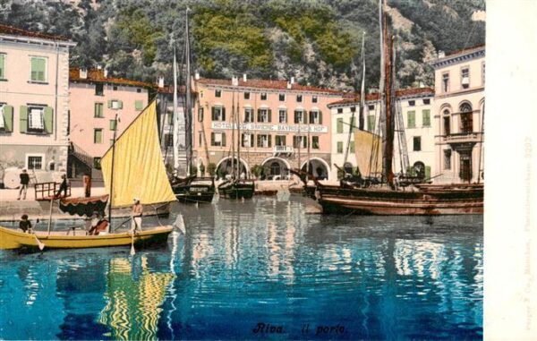 Riva  del Garda IT Hafenpartie