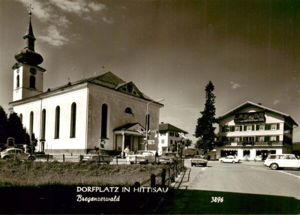 Hittisau Vorarlberg AT Dorfplatz mit Kirche