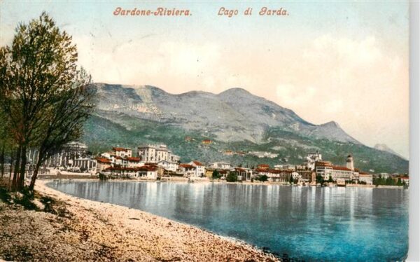 Gardone Riviera di Garda IT Uferpartie am Gardasee