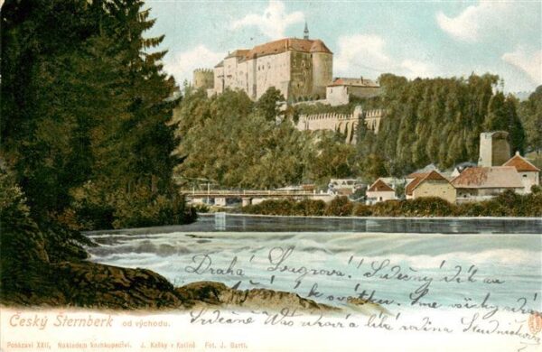 Cesky Sternberk Boehmisch Sternberg CZ Partie an der Sazava Blick zur Burg Cesky
