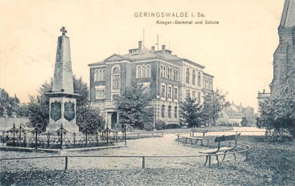 Geringswalde Krieger Denkmal und Schule
