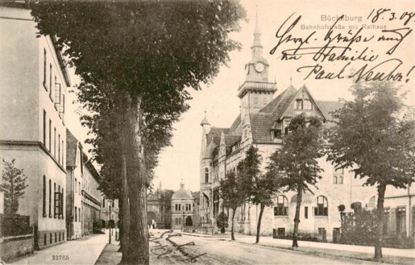Bueckeburg Bahnhofstrasse mit Rathaus