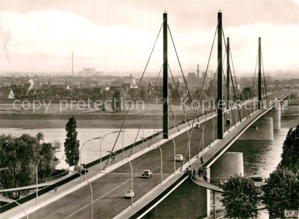 Duesseldorf Rheinbrücke