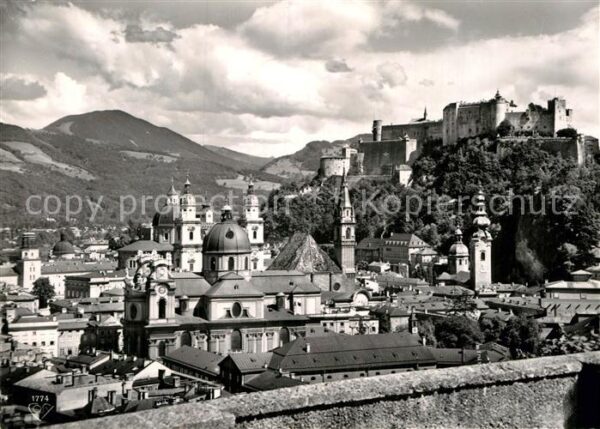 Salzburg Oesterreich Burgblick von der Terrasse des Grand Ca
