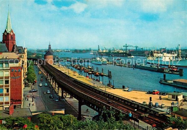 Hamburg Hafen mit Überseebrücke