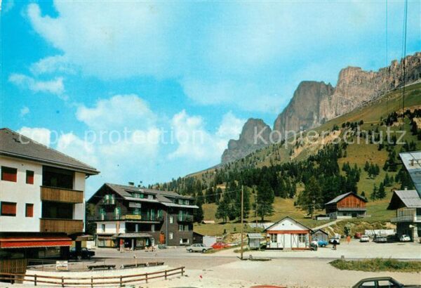 Karerpass Suedtirol mit Rosengarten