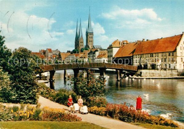 Luebeck Blick vom Malerwinkel mit Brücke und Ki