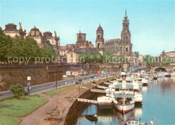Dresden Schiffsanlegestelle mit Brühlscher Terr