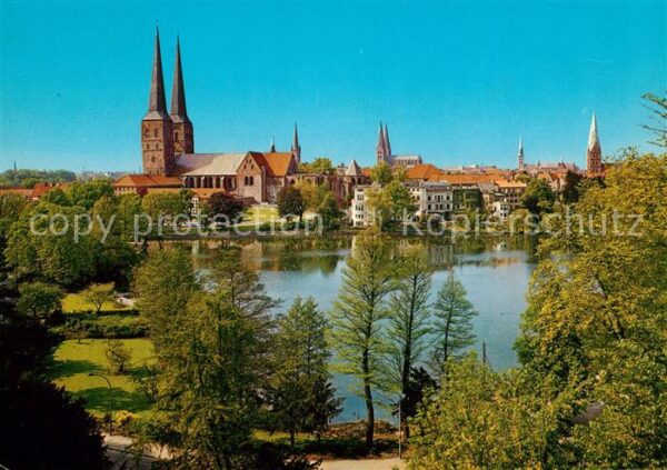 Luebeck Mühlenteich Dom Türmen