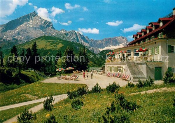 Garmisch-Partenkirchen Ausflugsziel Kreuzeckhaus gegen Wetters